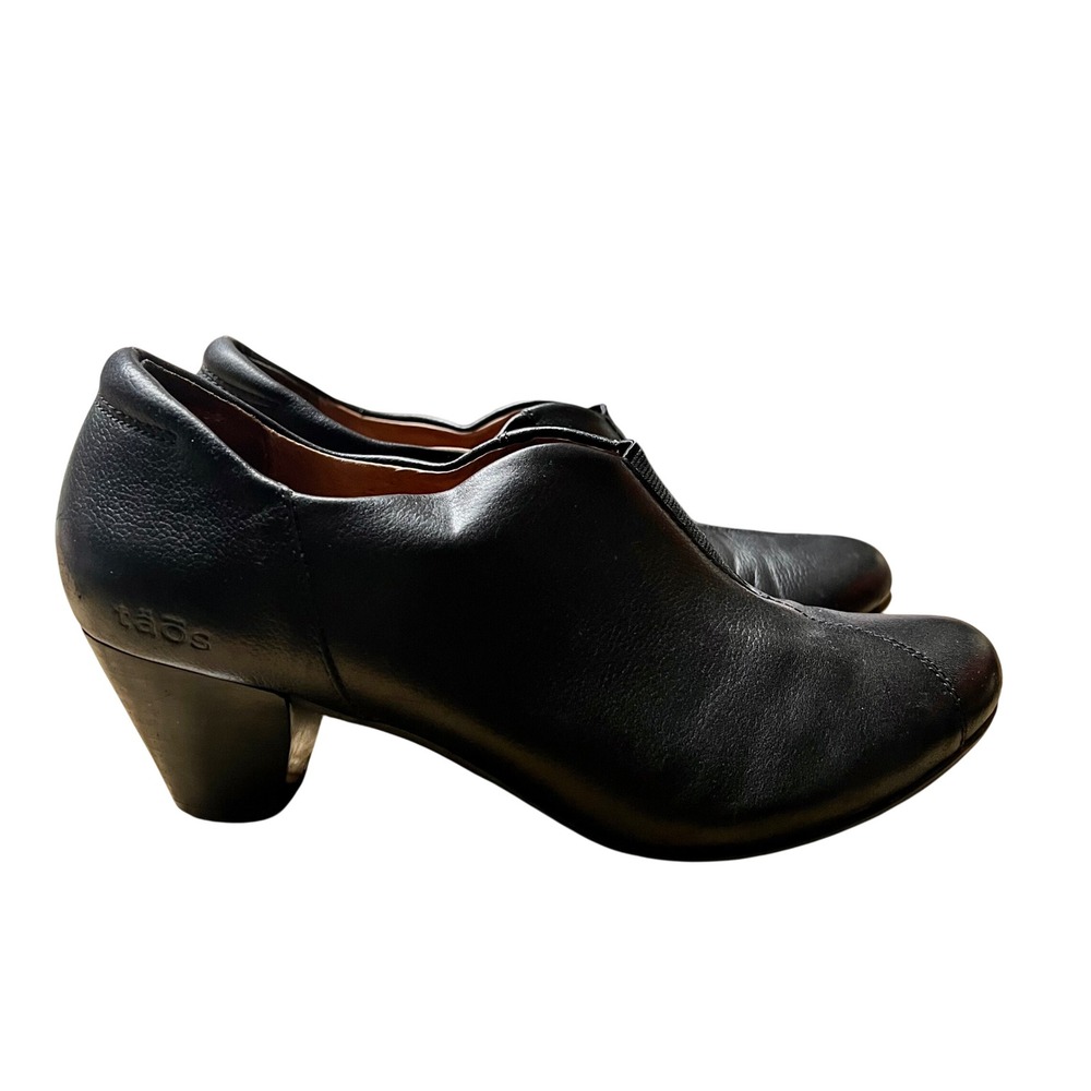 Taos Gorgeous Black Leather Slip On Shooties Comfort Block Heels Size 8  Chunky